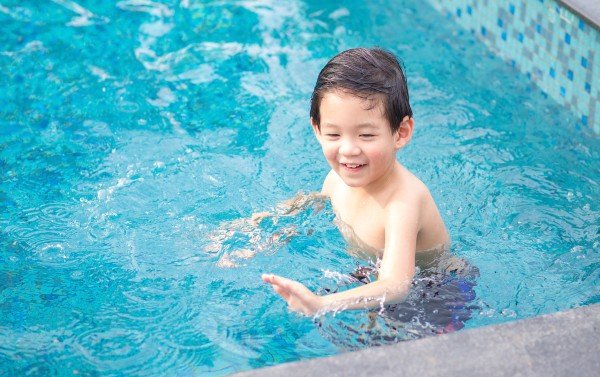 baby and toddlers swimming lessons in singapore