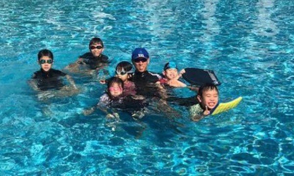 private group swimming lessons for kids